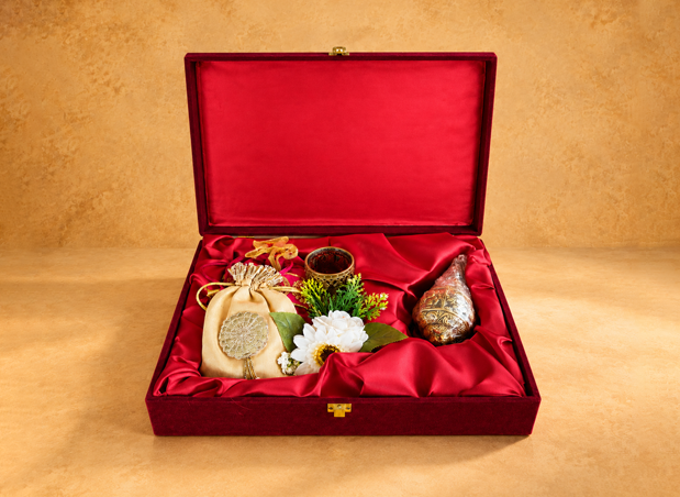 Traditional Brass Shank Luxury Hamper